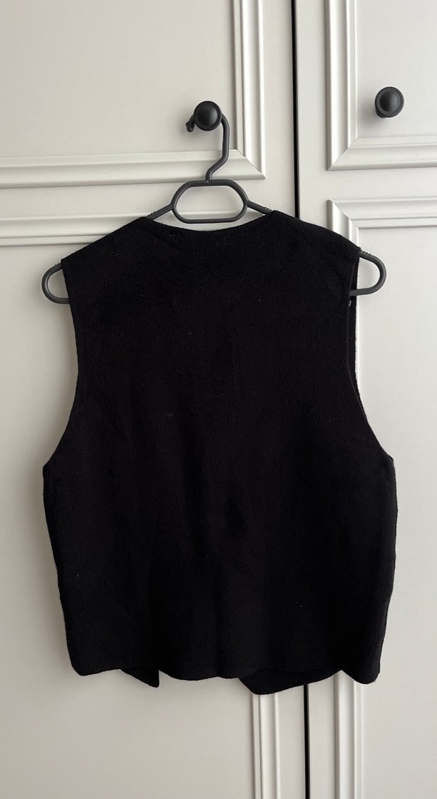 Düğmeli Siyah Triko Yelek - Görsel 2