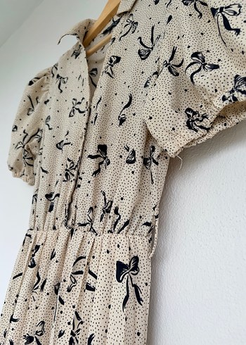 Bej Piliseli V Yaka Uzun Elbise - Görsel 5