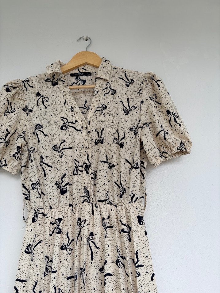 Bej Piliseli V Yaka Uzun Elbise - Görsel 3