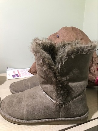 H&M UGG