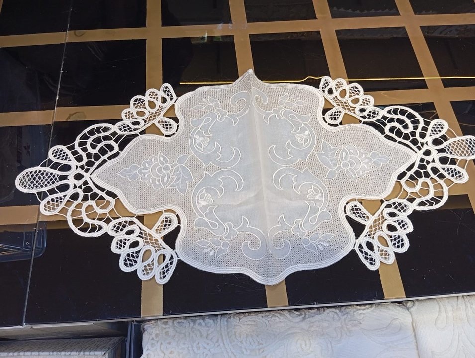 İşlemeli Beyaz tepsi örtüsü - Görsel 3