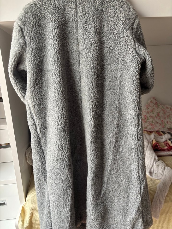 Gri Uzun Peluş Kadın Kaban - Görsel 4