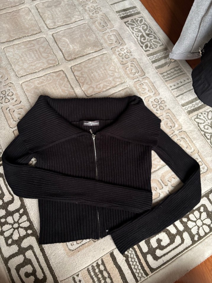 Siyah Yarım Fermuarlı Uzun Kollu Örgü Kazak - Görsel 4