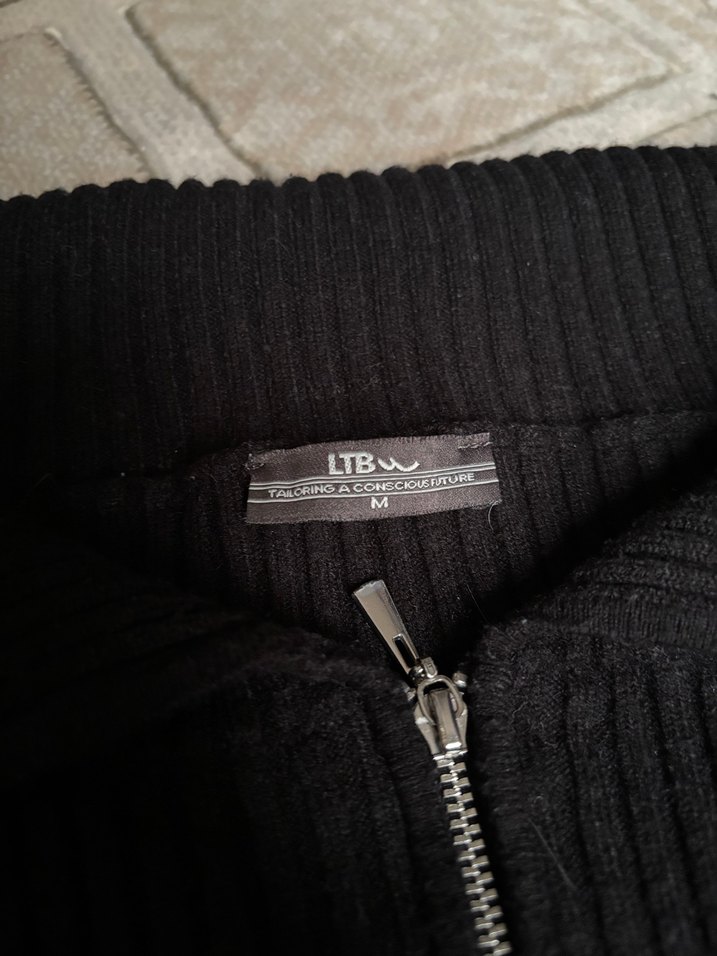 Siyah Yarım Fermuarlı Uzun Kollu Örgü Kazak - Görsel 5