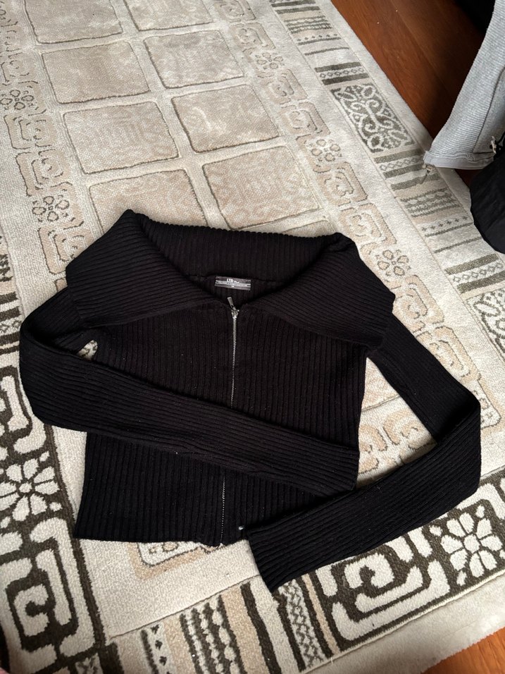 Siyah Yarım Fermuarlı Uzun Kollu Örgü Kazak - Görsel 2