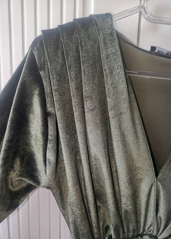 Kadın Parlak Haki V Yaka Drapeli Midi Elbise - Görsel 3