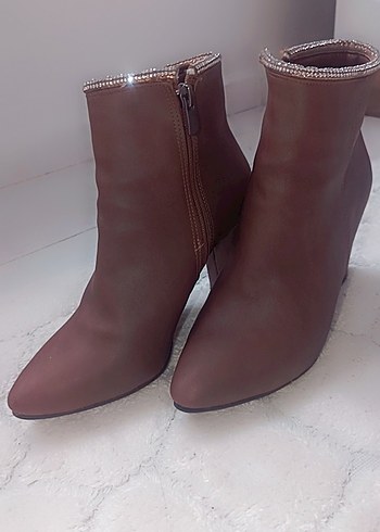 Kahverengi Süet Stiletto Topuklu Kadın Bot - Görsel 4