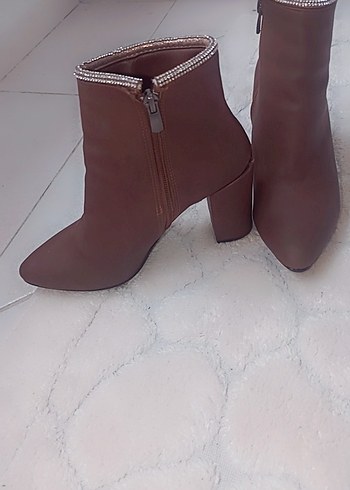 Kahverengi Süet Stiletto Topuklu Kadın Bot - Görsel 3