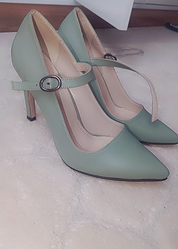 Yeşil Tokalı Stiletto Kadın Ayakkabı - Görsel 2