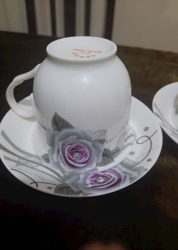 Beyaz Gri Gül Desenli Porselen Fincan Takımı - Görsel 3