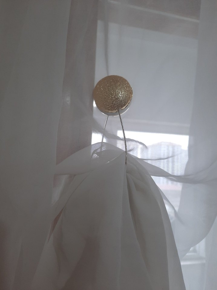 Altın Renkli Nakışlı Perde Bağlama Aparatı - Görsel 3