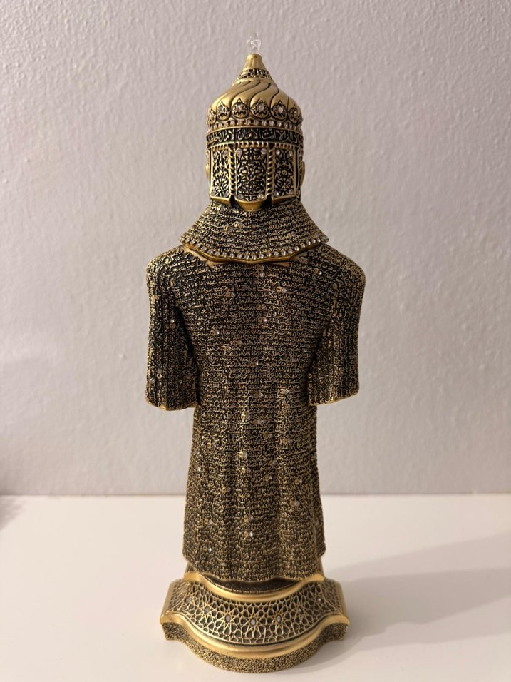 Koyu Altın Renkli Zırhlı Figürin - Görsel 2