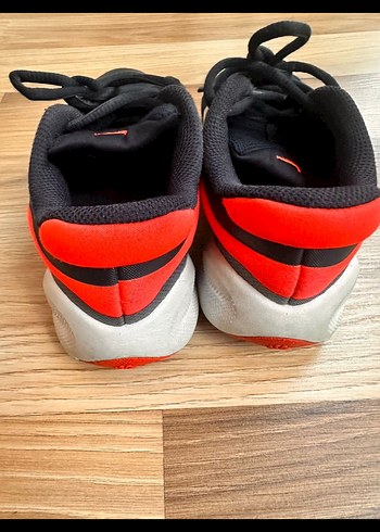 Nike Kırmızı Detaylı Erkek Spor Ayakkabı 32 - Görsel 3