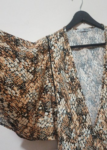 uzun geniş yılan derisi desenli ince pamuk kumaş  elbise - Görsel 2