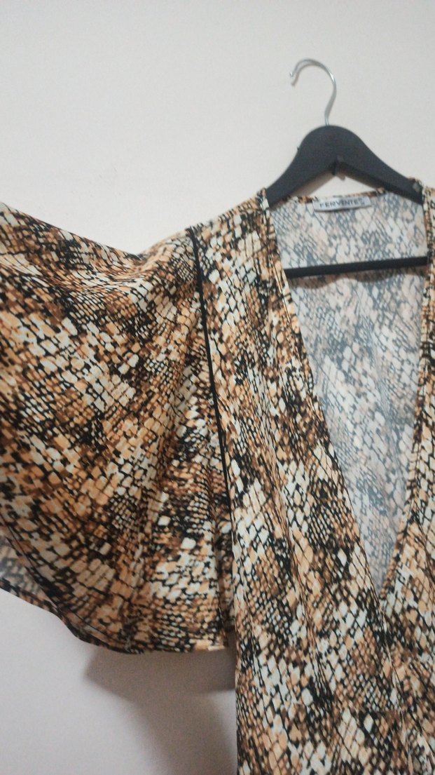 uzun geniş yılan derisi desenli ince pamuk kumaş  elbise - Görsel 2