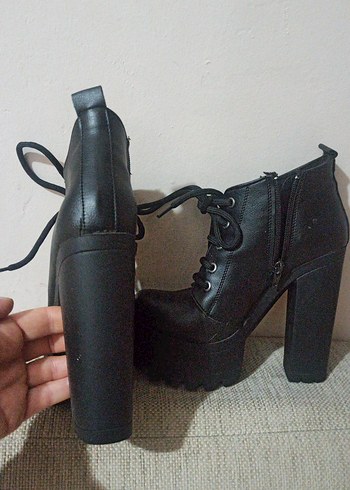 Kadın Siyah Deri Gotik Platform Topuklu Bot - Görsel 2