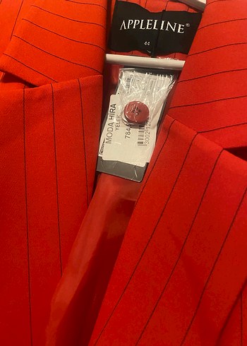 Kırmızı Düğmeli Kadın Midi Blazer - Görsel 2