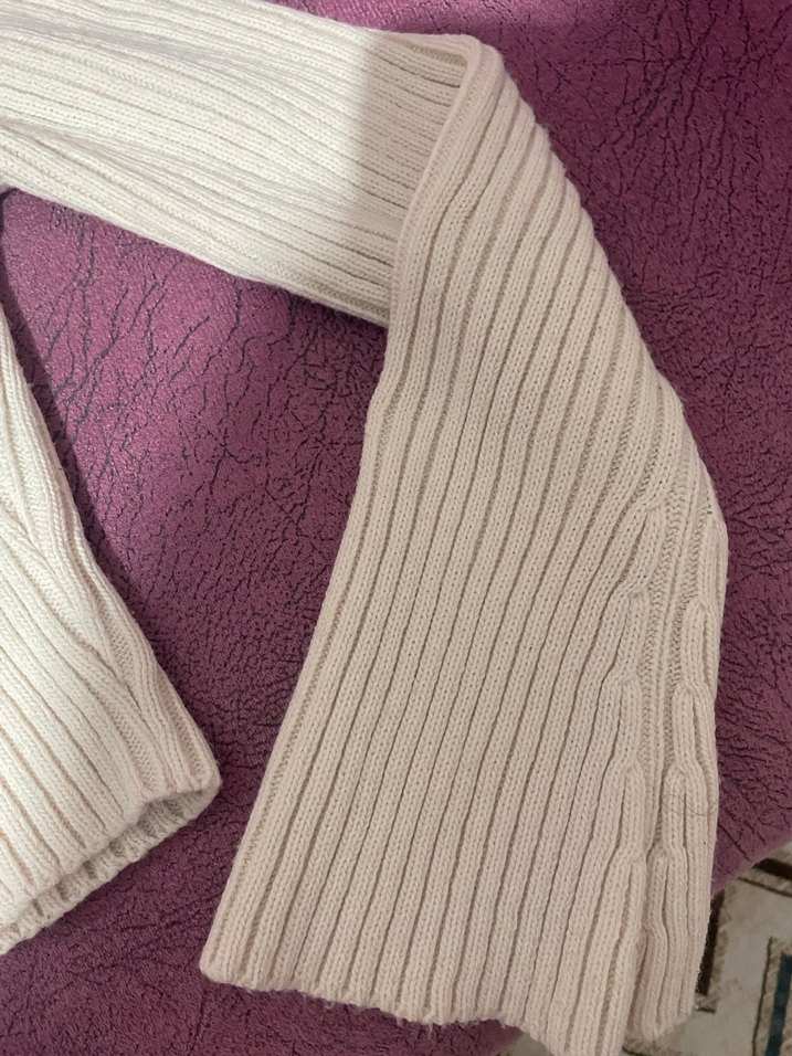 Gri V Yakalı Fermuarlı Kadın Kazak - Görsel 3