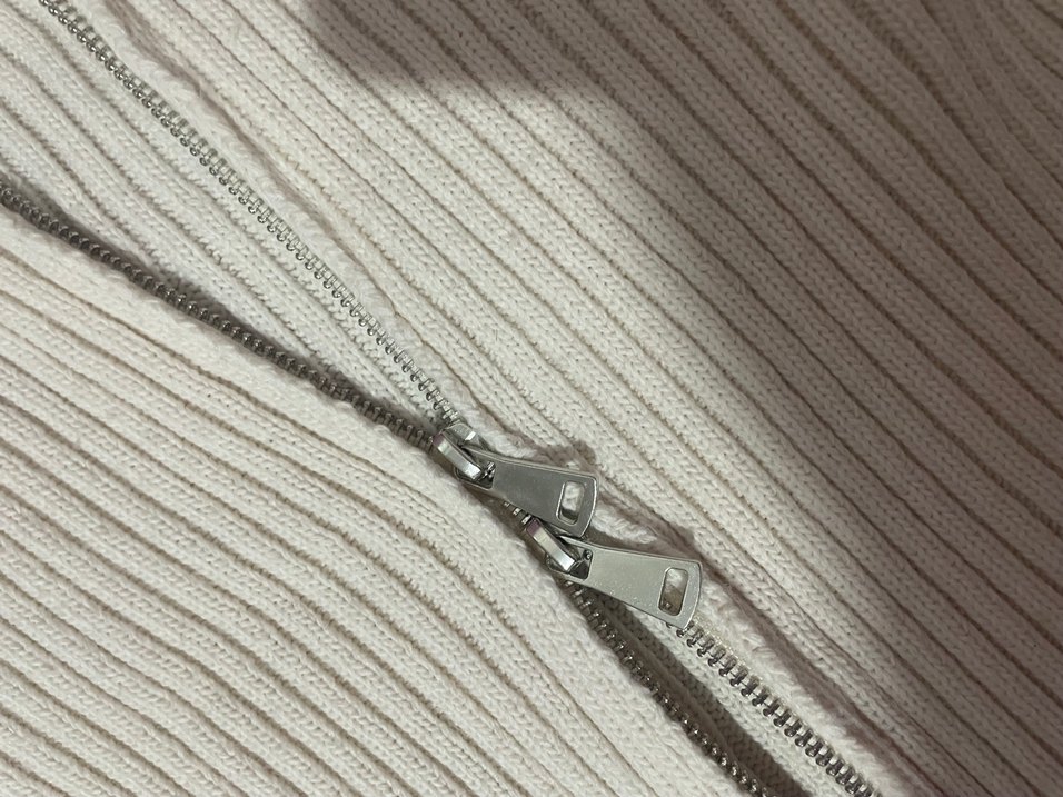 Gri V Yakalı Fermuarlı Kadın Kazak - Görsel 5