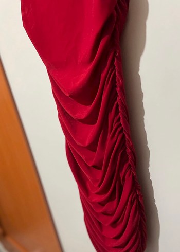 Kırmızı Straplez Drapeli Kalem Elbise - Görsel 3