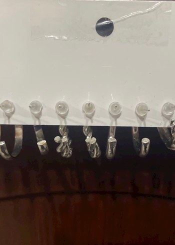 Gri Zincir Detaylı Minimalist Kadın Küpeler - Görsel 2