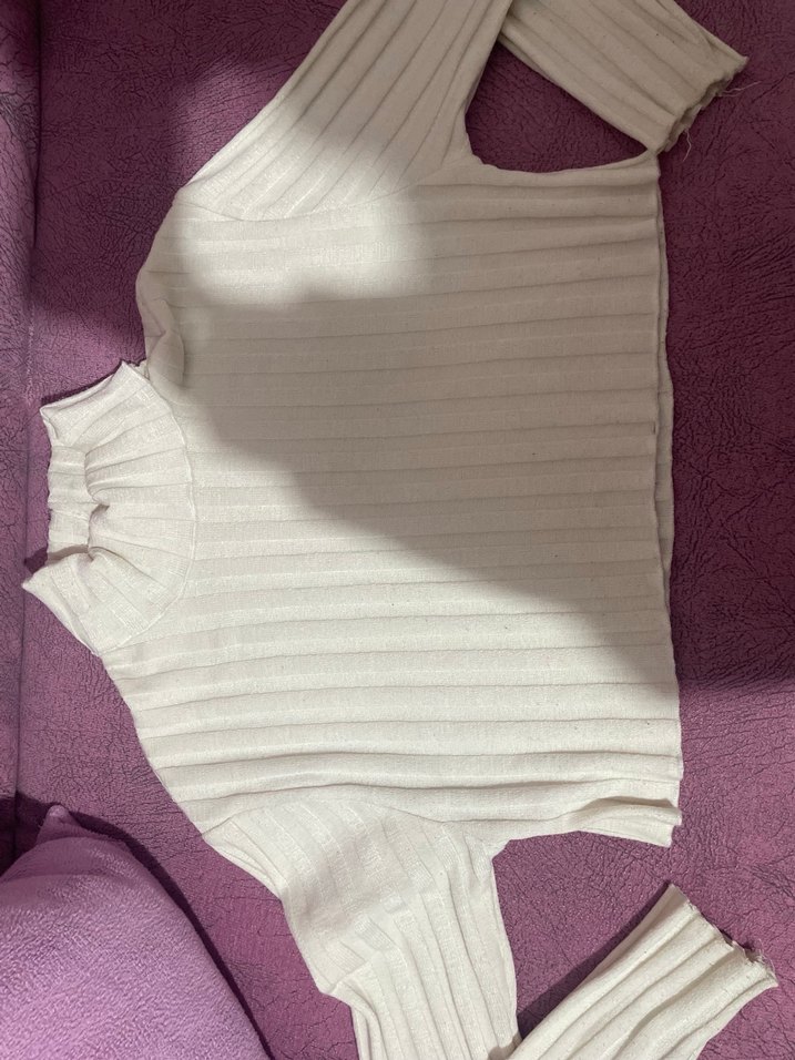 Beyaz Pilili Boğazlı Kolsuz Kadın Kazak - Görsel 2