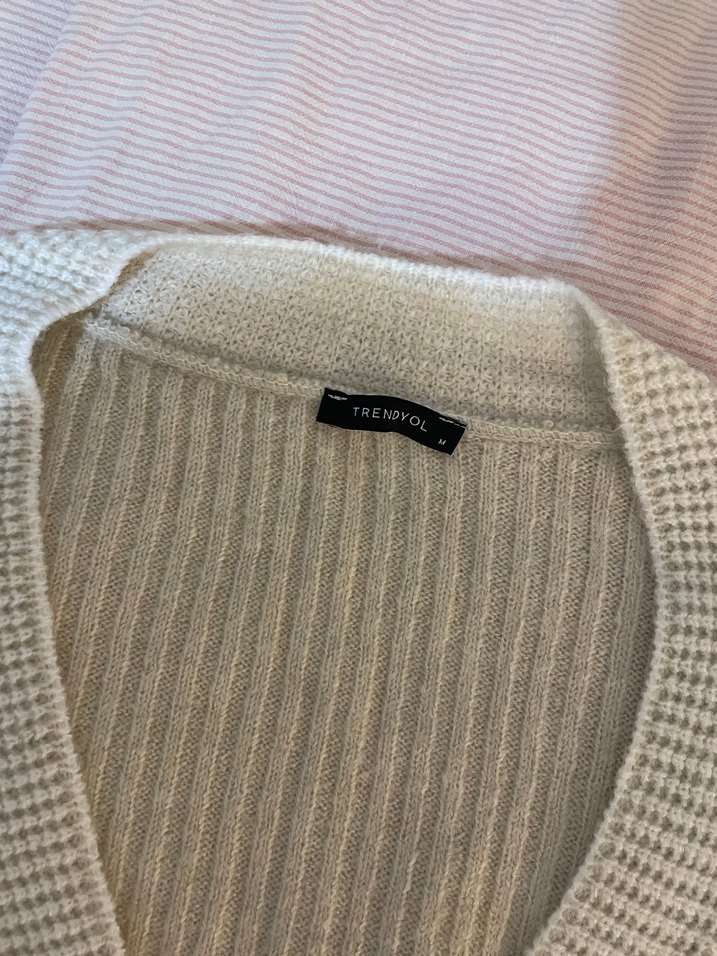 Bej V Yaka Triko Kadın Kazak - Görsel 2