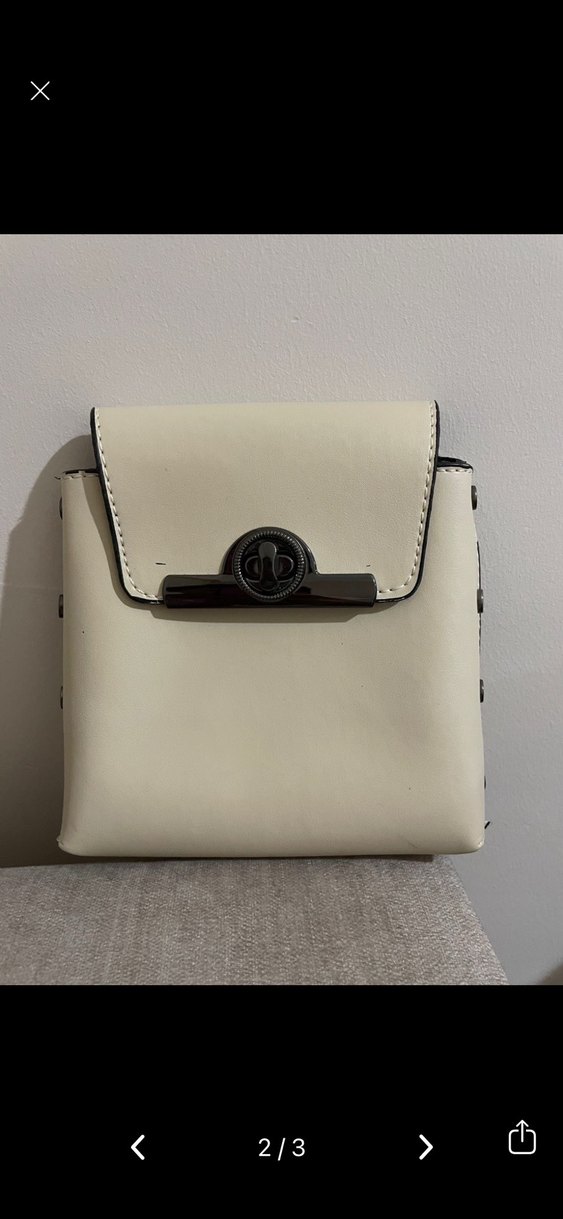 Zincir Detaylı Beyaz Deri Kadın Çanta - Görsel 2