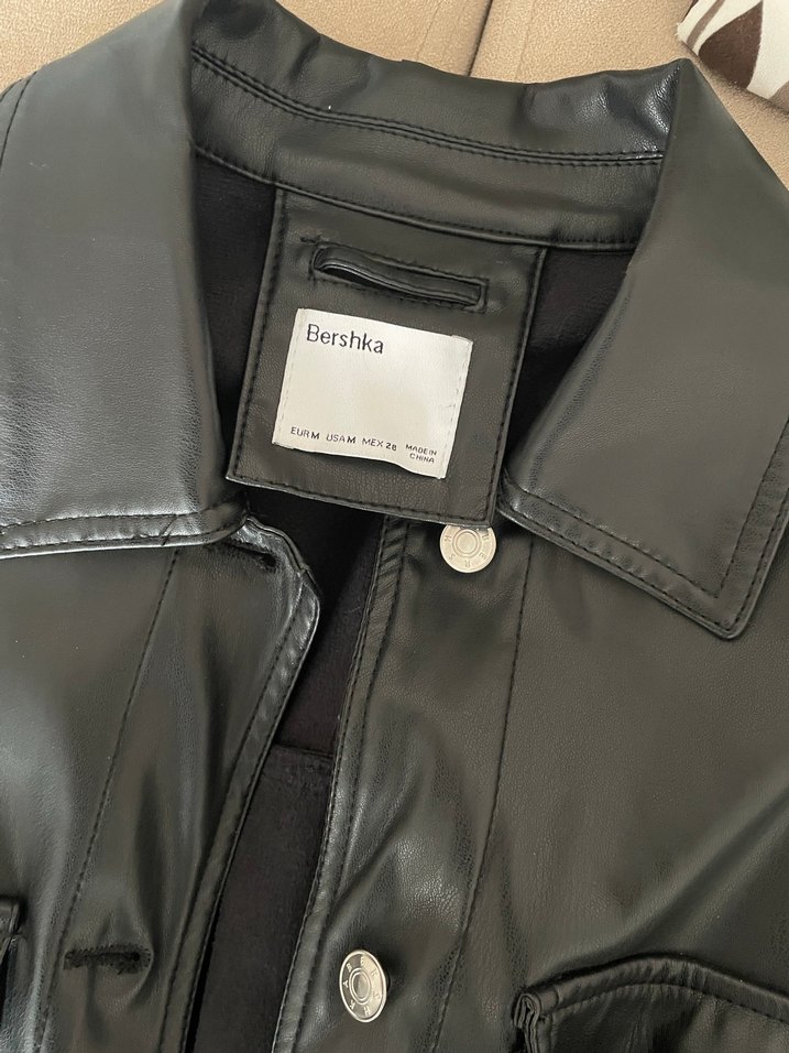 Bershka Düğmeli Siyah Deri Kadın Ceket - Görsel 2