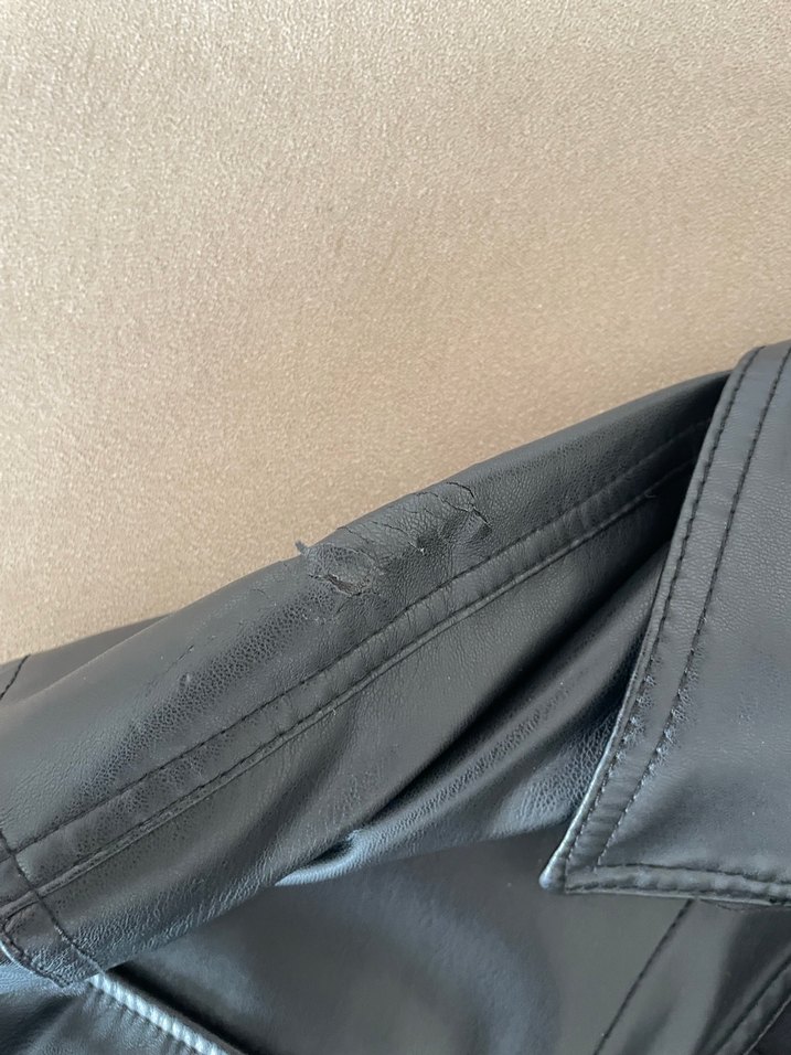 Bershka Düğmeli Siyah Deri Kadın Ceket - Görsel 4