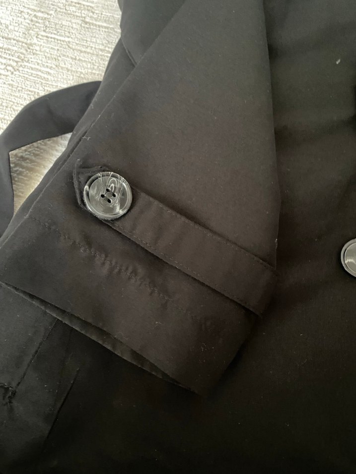 Siyah Düğmeli Kadın Trençkot - Görsel 3