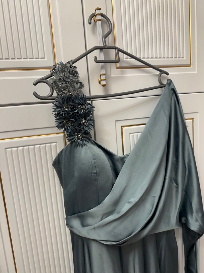 V Yaka Uzun Kollu Kadın Abiye Elbise - Görsel 3