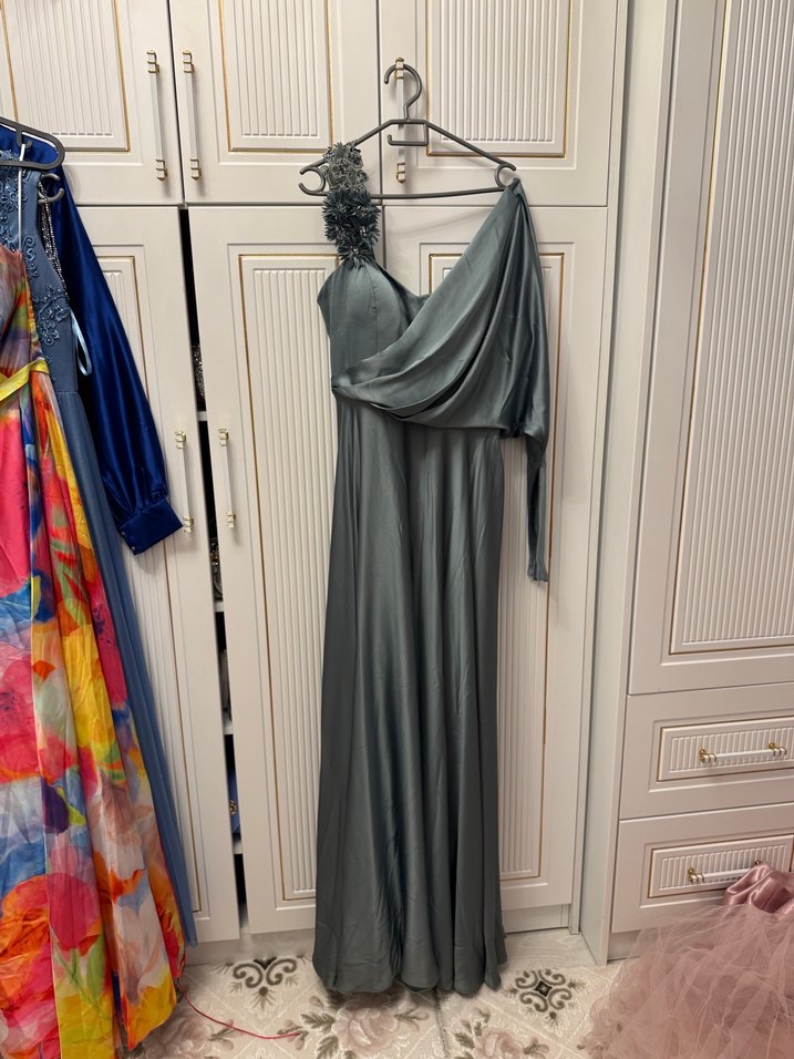 V Yaka Uzun Kollu Kadın Abiye Elbise - Görsel 2