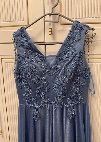 Mavi Nakışlı V Yaka Midi Abiye Elbise - Görsel 3