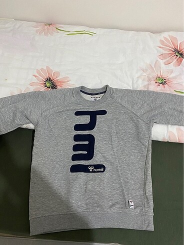 Hummel sweatshirt