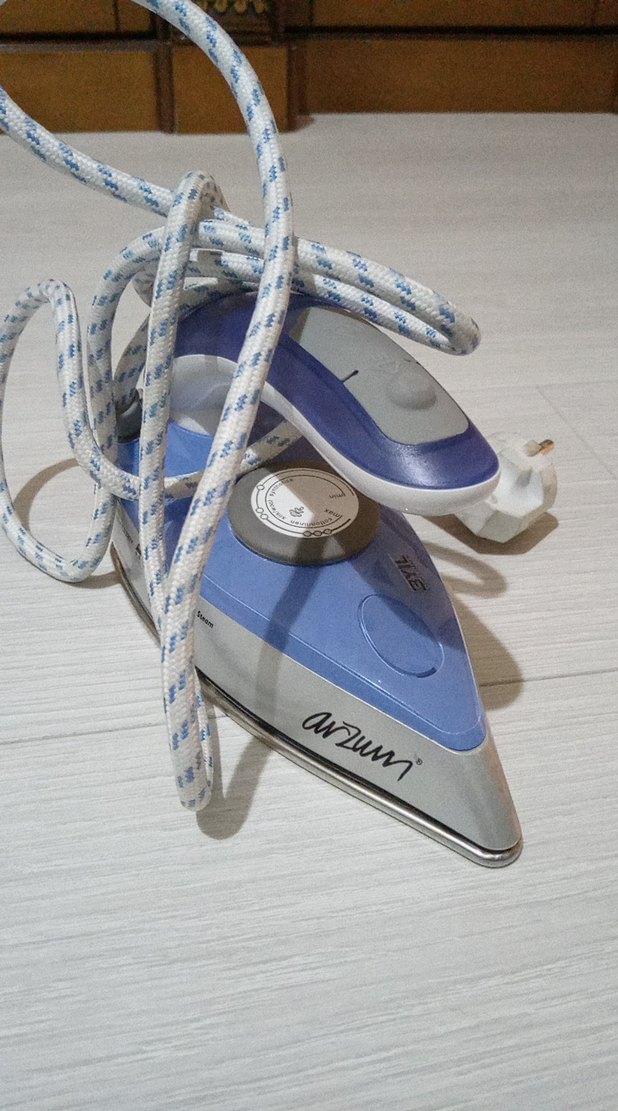 Mavi ve Gri Arzum küçük boy buharlı ütü - Görsel 3