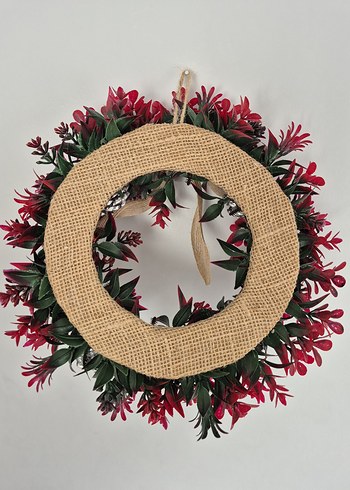 Kırmızı ve Beyaz Kozalaklı Dekoratif Çelenk - Görsel 2