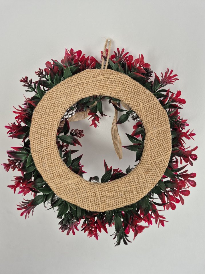 Kırmızı ve Beyaz Kozalaklı Dekoratif Çelenk - Görsel 2