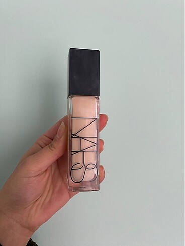 Nars natural radiant long wear fondöten