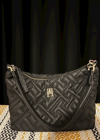 Tommy Hilfiger Omuz Cantasi