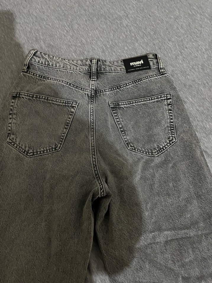 Mavi Lola İconic Gri Taşlı Jean Pantolon - Görsel 4