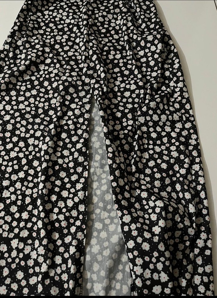 Çiçek Desenli Siyah Midi Elbise - Görsel 4