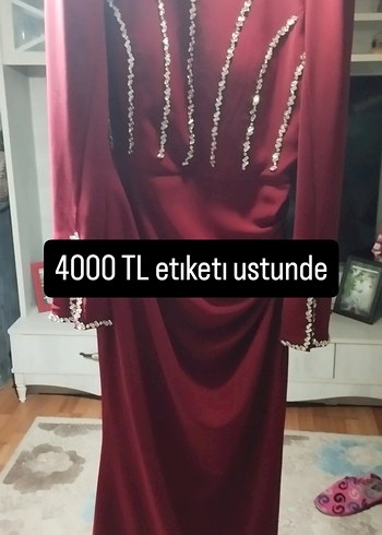 Uzun Kollu Bordo İşlemeli Abiye Elbise - Görsel 3