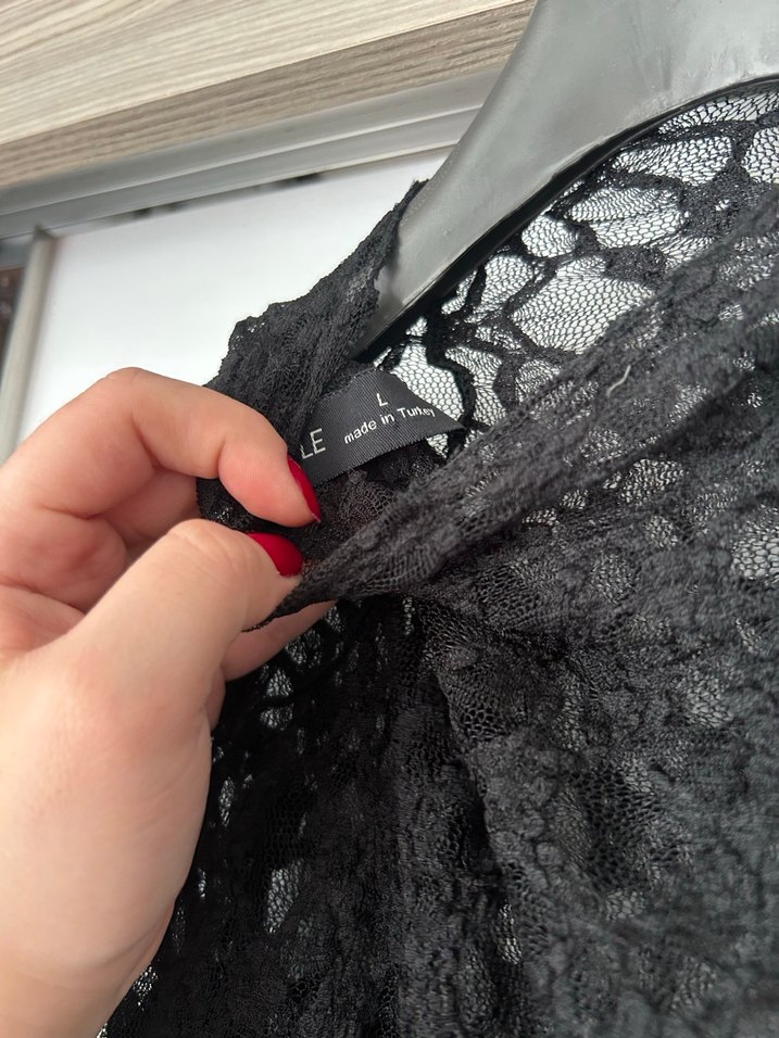 Siyah Dantelli Kadın Bluz - Görsel 3