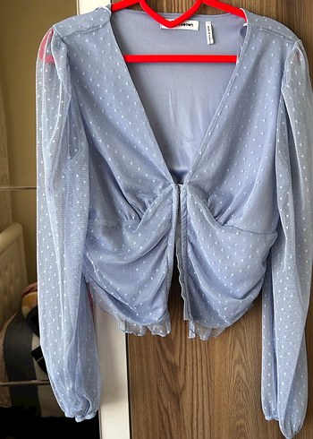 V yaka, drapeli, uzun kollu mavi bluz - Görsel 2