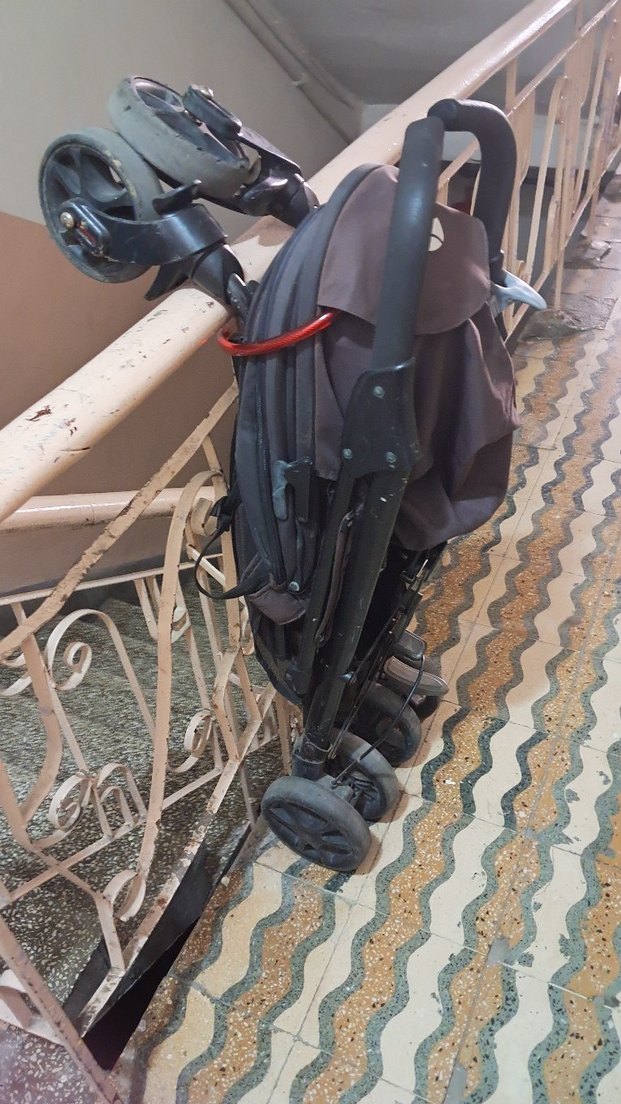 Siyah Bebek Arabası - Görsel 4