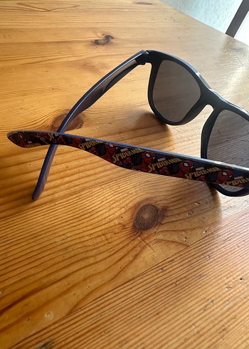 Erkek Çocuk Güneş Gözlüğü - Görsel 4