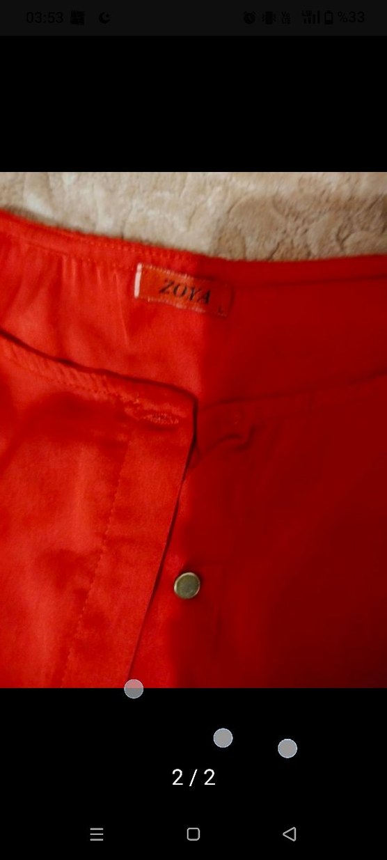 Kırmızı Düğmeli Kolsuz Kadın Gömlek - Görsel 2