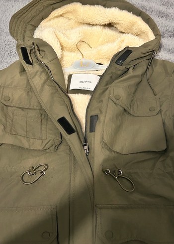 Bershka Kadın haki  içi Suni Kürklü Kolsuz Mont - Görsel 2