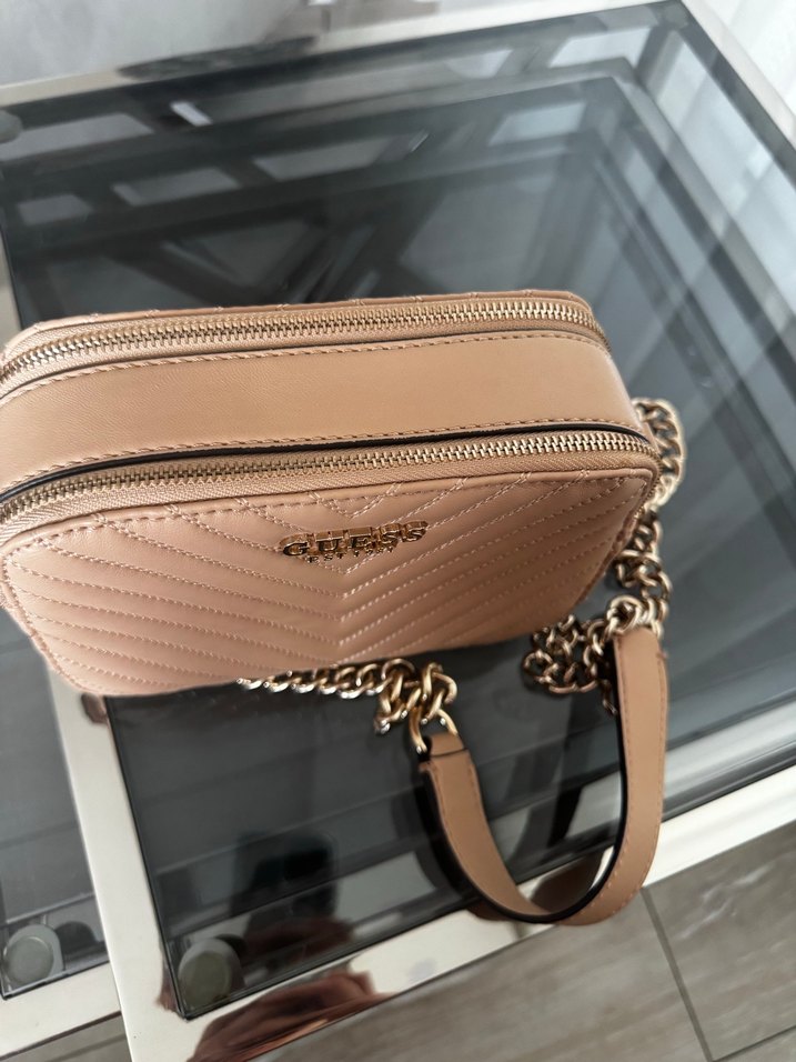 Zincir Detaylı Bej Deri Guess Kadın Çapraz Çanta - Görsel 2